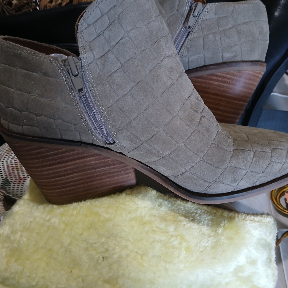 Lucky Brand Gray Croc-Embossed Ankle Booties